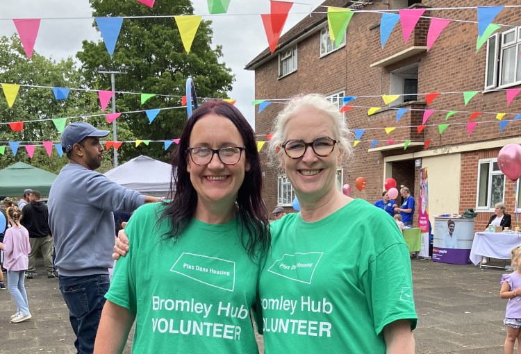 Councillors Susie Mead and Kay Wesley at a community picnic